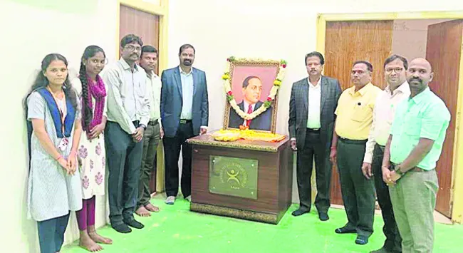 అంబేడ్కర్‌ ఆశయసాధనకు పాటుపడాలి