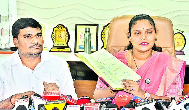 ఎమ్మెల్యే శ్రీధర్‌రెడ్డి సారథ్యంలోనే దాడులు