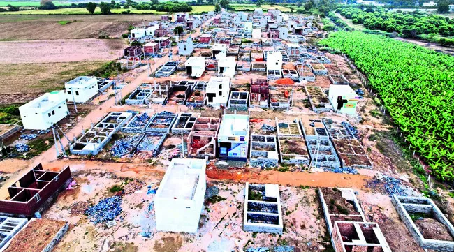 జగనన్న ఇళ్లకు పన్నులు!