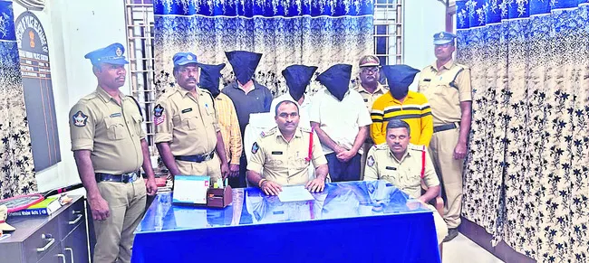 వ్యక్తి మృతి కేసులో ఐదుగురి అరెస్టు 