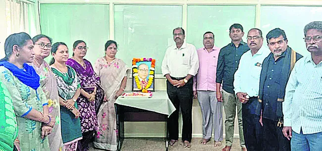 పాడి పశువుల్లో సరోగసీ 