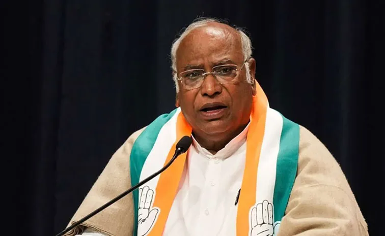 Congress accuses BJP, RSS of undermining constitution