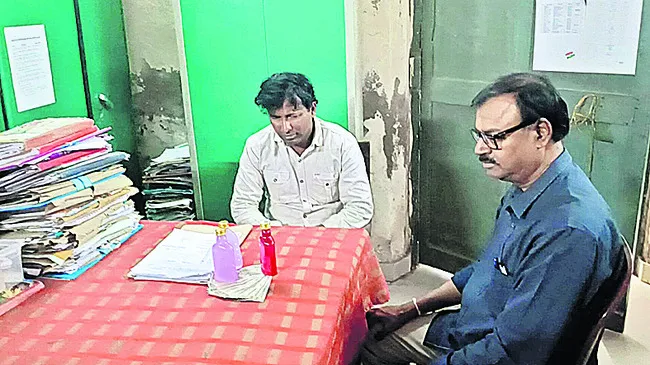 ఏసీబీ వలలో వీఆర్వో 