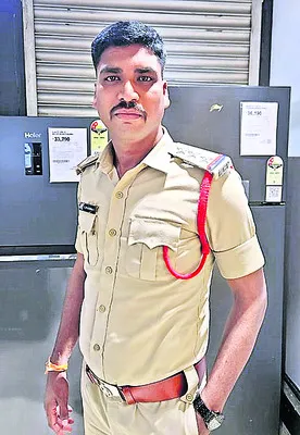 బెదిరించి.. బుక్కయ్యాడు !