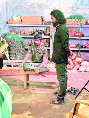 గ్యాంగ్‌ స్టర్స్‌ ఇతివృత్తంతో ‘ఫ్రైడే’ 