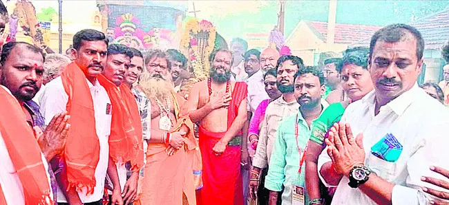 వేలూరు నుంచి అన్నామలైయార్‌లకు గొడుగుల ఊరేగింపు 