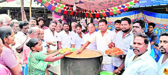 ఘనంగా ఉదయనిధి పుట్టినరోజు వేడుకలు 
