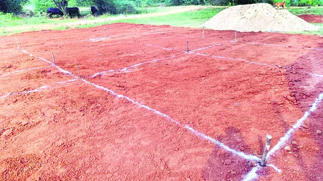 అక్రమాలను వెలుగులోకి తేవడంతో కక్ష సాధింపు చర్యలు 