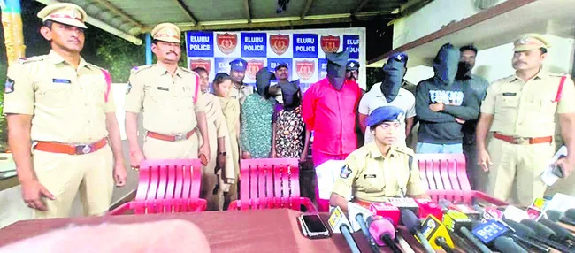 రాగి వైర్లు చోరీ చేసే ముఠా అరెస్టు 