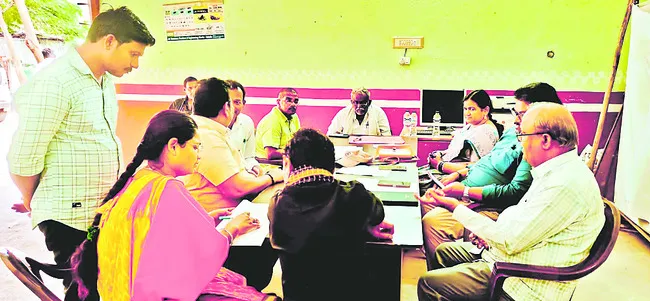 కోర్టు కేసులో ఉన్న భూములపై విచారణ 