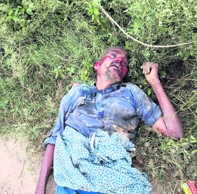 గుర్తు తెలియని వాహనం ఢీకొని వృద్ధుడి మృతి