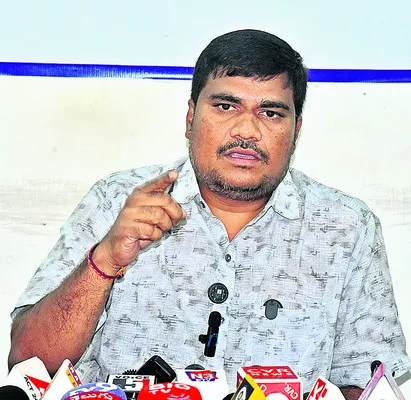 శ్రీధర్‌రెడ్డి అక్రమాలపై సీబీసీఐడీ విచారణ జరపాలి 