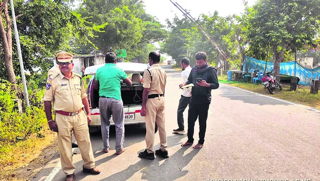 కోడ్‌ అతిక్రమిస్తే కొరడా!