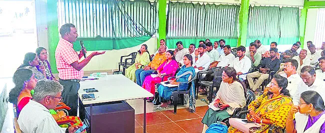 నాణ్యమైన విత్తనాలే విక్రయించాలి 