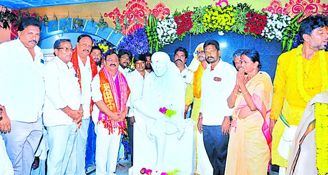 వైభవంగా సాయిబాబా ఆలయ ప్రతిష్ఠ 