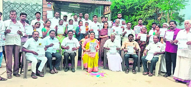 మెడికల్‌ కళాశాలలపై బాబు కుట్ర 