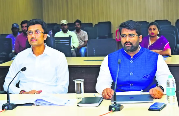 హాస్టళ్ల పర్యవేక్షణ తప్పనిసరి 