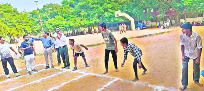 ఆత్మవిశ్వాసమే ఆయుధంగా.. 