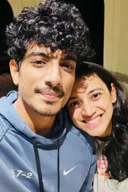 Dono Takleef Mein Hain, Shaadi Jaldi: Palash Muchhal Mother On Wedding Row