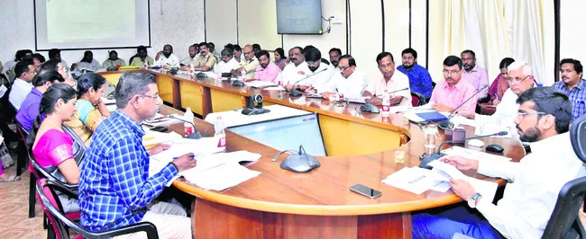 పరిశ్రమల ఏర్పాటుకు అనుకూలత కల్పించండి 