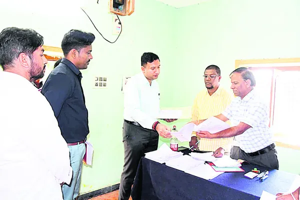 ఎన్నికల నిబంధనలు పాటించాలి