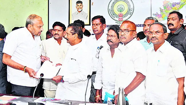 ‘తోటపల్లి కాలువ, ఉప కాలువలు ఆధునికీకరించాలి’ 