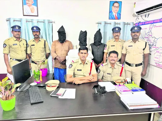 శునకం దాడిలో ఆరుగురికి గాయాలు 