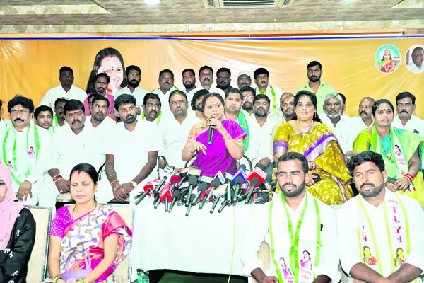 వరద బాధితులను ఆదుకోవడంలో విఫలం