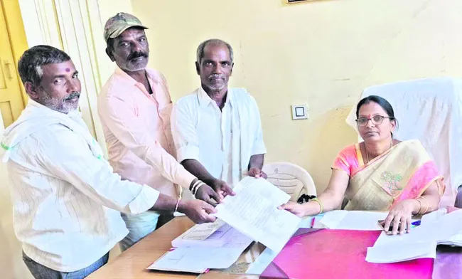 వార్డుల రిజర్వేషన్లు తారుమారు 