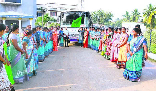 నూతన ఉత్పత్తులపై దృష్టి పెట్టాలి