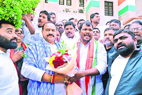 పంచాయతీ ఎన్నికల్లో సత్తా చాటాలి