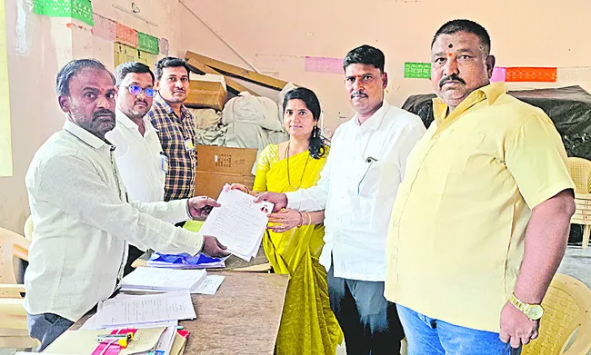 రెండో రోజు 338 నామినేషన్లు