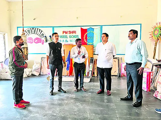 ప్రభుత్వ పాఠశాలల్లో ప్రవేశాలు పెంచాలి 