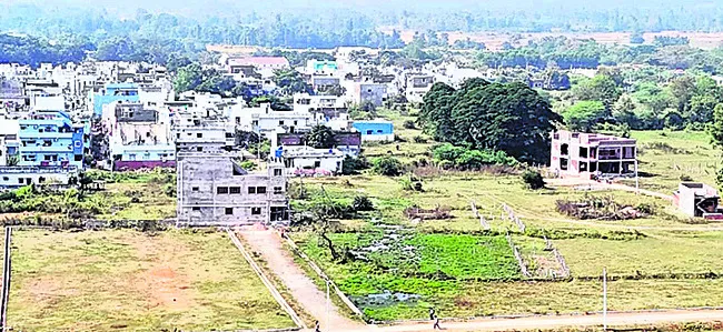 ఆకతాయిలపై డేగకన్ను 