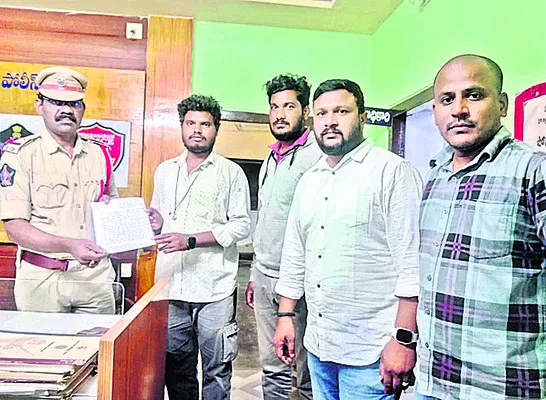 డిజిటల్‌ అసిస్టెంట్‌పై దాడి 