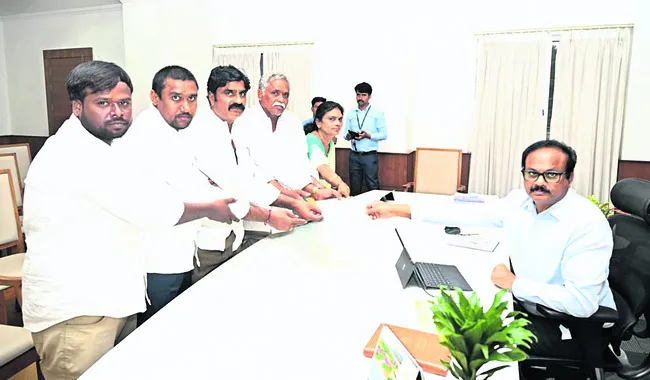 ●సిద్దవటం, ఒంటిమిట్టలను అన్నమయ్యలో కలపొద్దు 