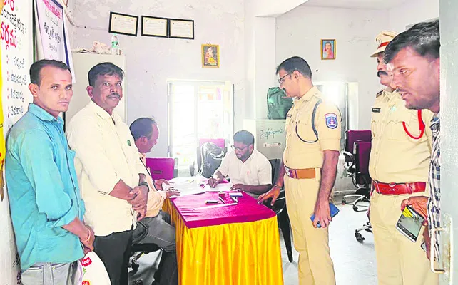 సర్పంచ్‌ 203 .. వార్డులకు 688 