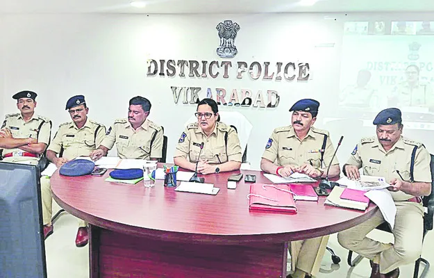 స్వేచ్ఛగా ఓటు హక్కు వినియోగించుకోండి