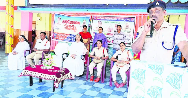 మేమున్నామనీ..