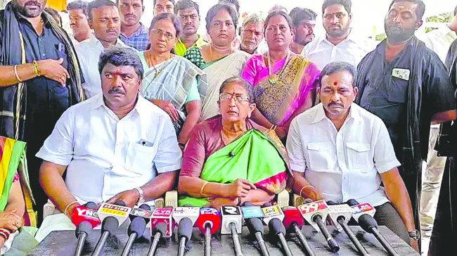 కూటమి పాలనలో బాలికలకు రక్షణ లేదు