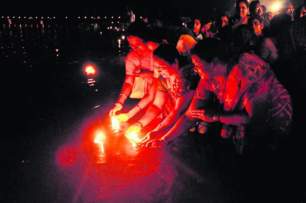 ‘నదీ హారతి’కి వేళాయె ు..