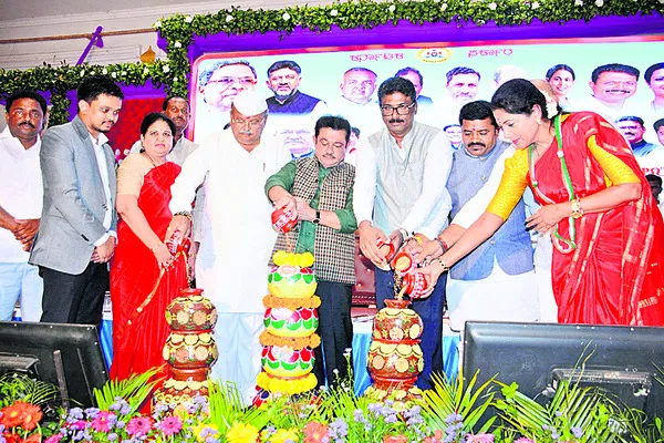 హామీలు నెరవేర్చిన సర్కారు మాది