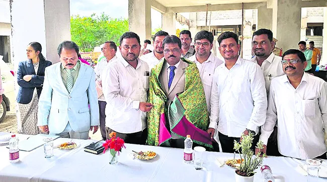 పనులు త్వరగా పూర్తి చేయాలి
