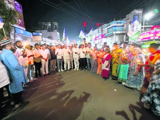 భక్తులకు రక్షణ కరువు