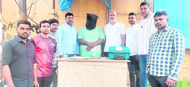 ఎజాజ్‌ ‘పిలిస్తే’ నైజీరియన్లూ ‘పలుకుతారు’! 