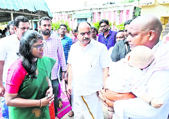 భక్తులకు మెరుగైన సేవలందించాలి 