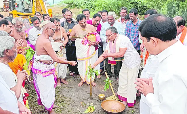 అభివృద్ధి పనులకు శ్రీకారం