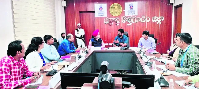 వైద్య సేవలపై కలెక్టర్‌ సమీక్ష 