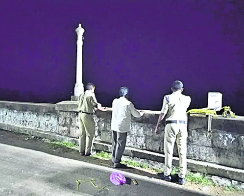 A…«§ýl E´ë-«§éÅ-Ä¶æ¬yìl ˘ దొరకని ఆచూకీ