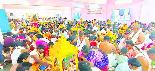 గూడెం గుట్ట..భక్తుల కిటకిట